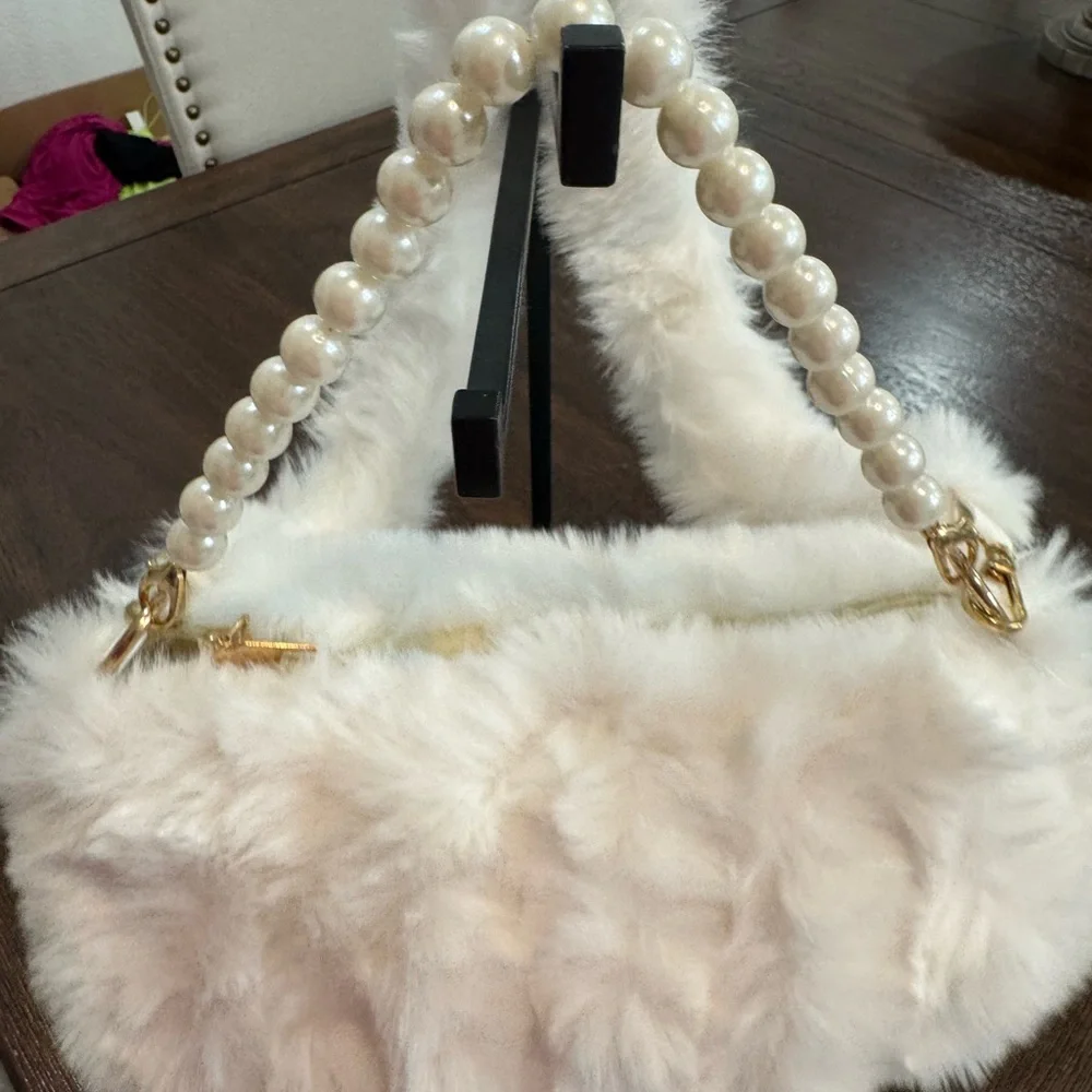 Elegant Pearl Handle Faux Fur Bag - Picture 2 of 14